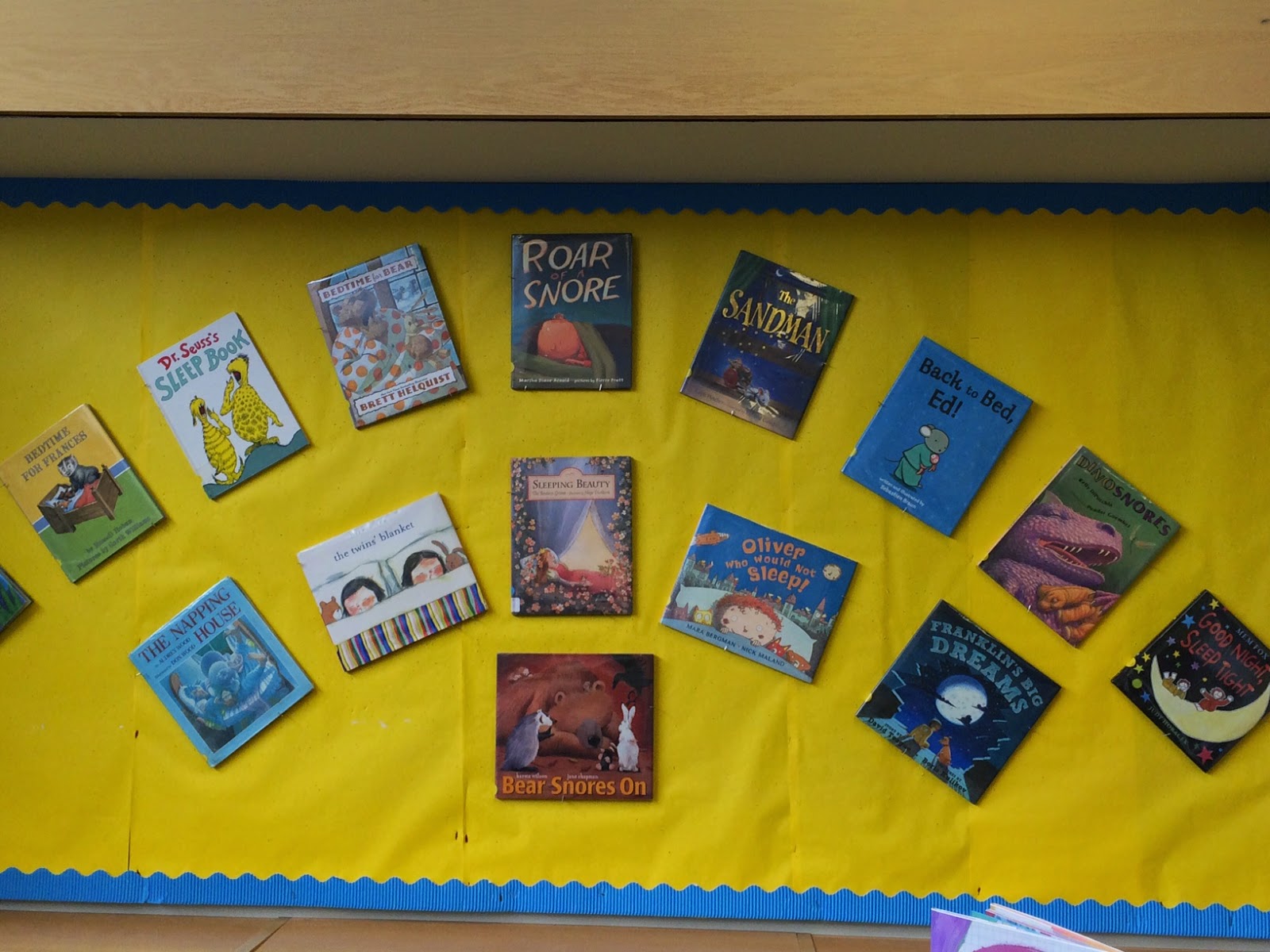 The Curly Librarian November Bulletin Boards