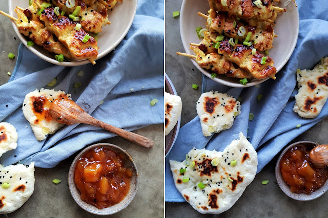 Mango Chutney Hähnchenspieße mit Knoblauch Naan Brot