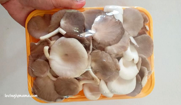 Bacolod blogger, Bacolod mommy blogger, mushrooms, wild mushrooms, wild oyster mushrooms, oyster mushrooms, health benefits of mushrooms, health benefits of oyster mushrooms, shabu-shabu ingredient, hotpot ingredient, from my kitchen, steamed mushrooms, mushrooms and ginger, homecooking, childhood memories, childhood adventures, grandparents, paternal grandparents, family, family meal times, family meals, lunch, steamed rice, stir fry recipe, Bacolod City, mushroom supplier in Bacolod, Bacolod mushroom supplier, cultured mushrooms, medicinal mushrooms, mushrooms