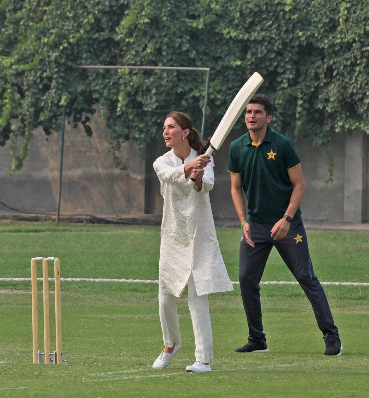 Kate and William win hearts as they arrive in Lahore during Pakistan Tour