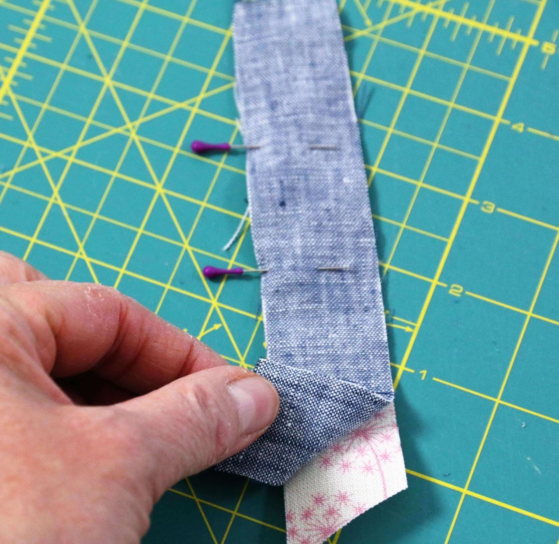 Zipper Cosmetic Bag Tutorial DIY Tutorial Ideas!