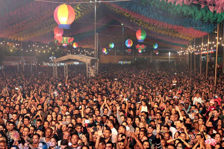 Prefeito de Caculé confirma o cancelamento de todos os festejos juninos em decorrência da Pandemia do coronavírus Prefeito de Caculé confirma o cancelamento de todos os festejos juninos em decorrência da Pandemia do coronavírus