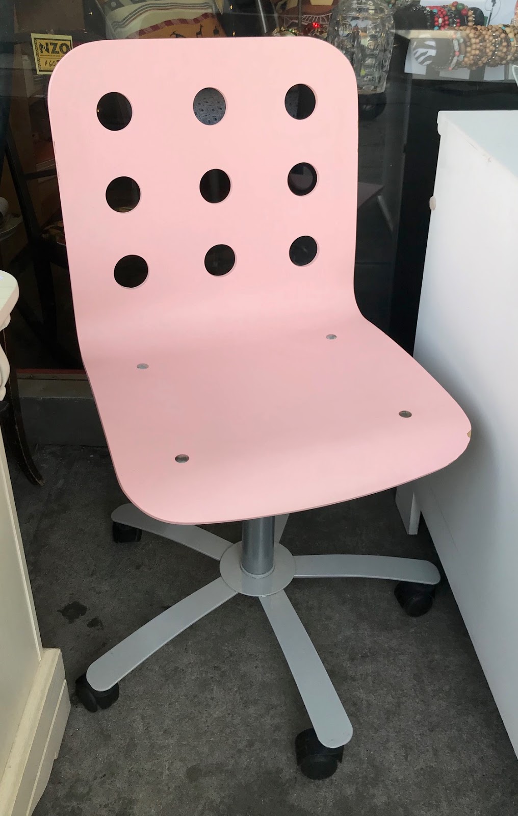 UHURU FURNITURE & COLLECTIBLES SOLD **50 OFF LISTED PRICE** 95592