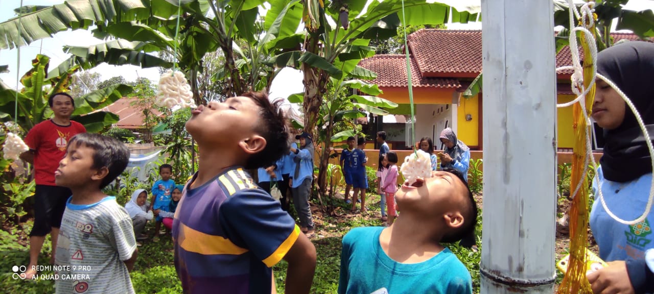 Mahasiswa UIN Walisongo mengadakan lomba mewarnai Mahasiswa UIN Walisongo mengadakan lomba mewarnai