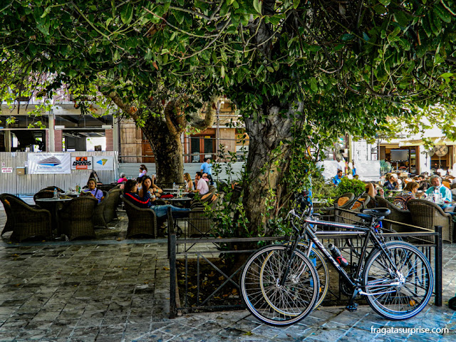 Café na Praça Syntagma, Nafplio, Grécia