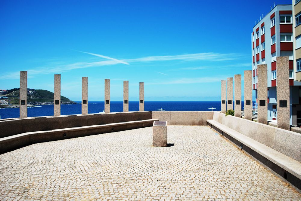 Balmis balcony in the Domus museum in A Coruña, tribute to the people of the expedition.