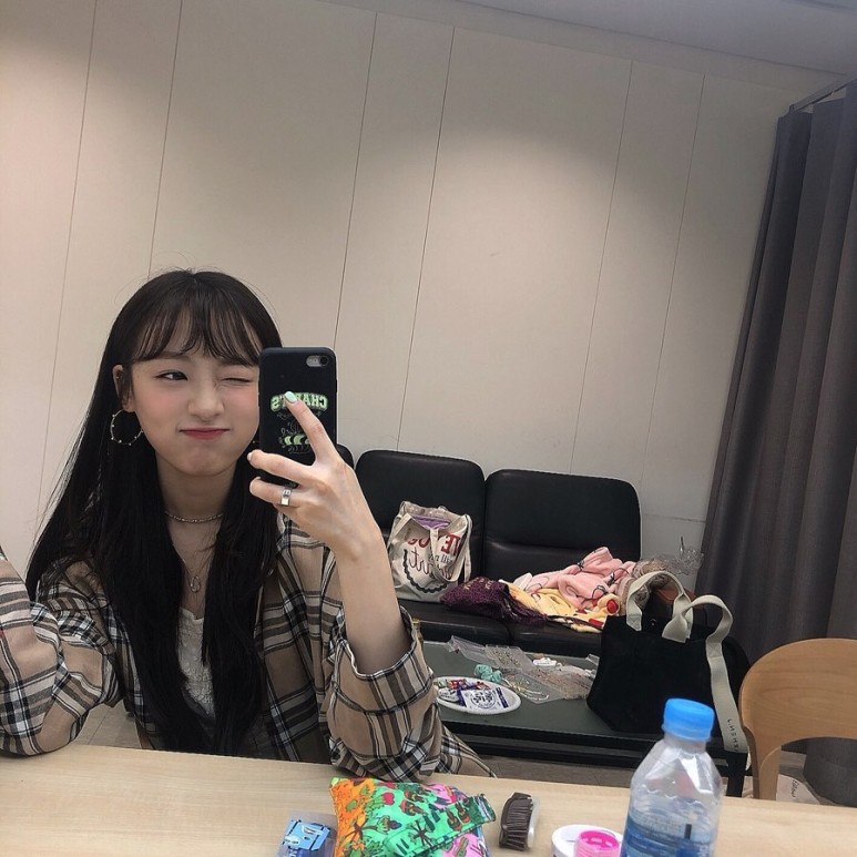 현실 여대생st 에이프릴 나은 진솔 사복 | 인스티즈