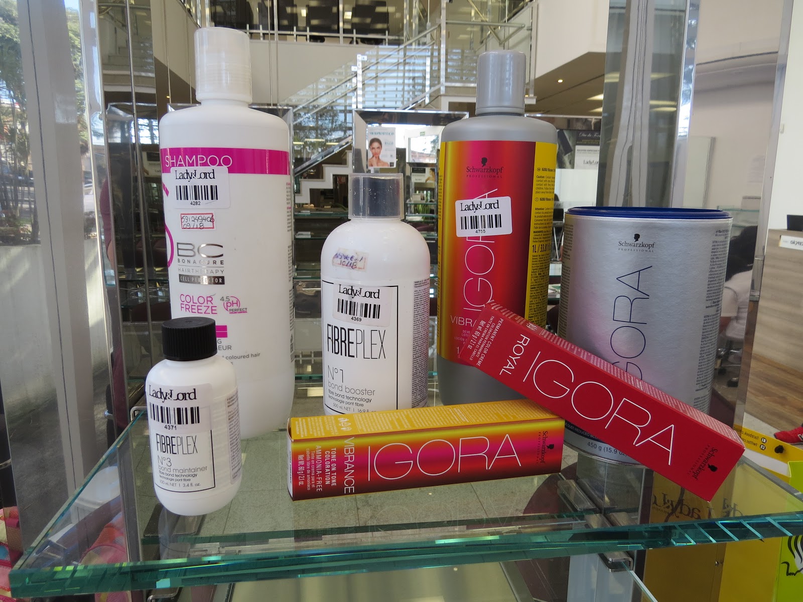 processo transformação cabelo loiro em cabelo rosa com Schwarzkopf e Tayna Viana Lady & Lord Ecoville Curitiba