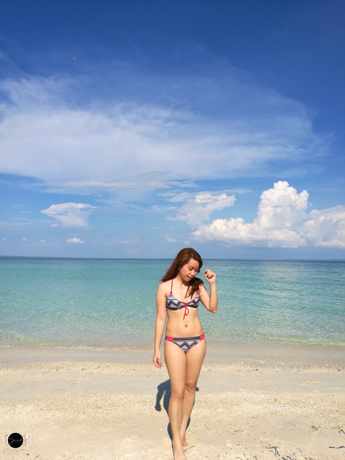 Multiple handjobs swinger germna Bantayan island bikini