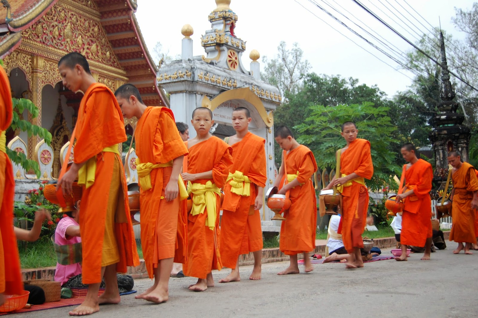 Tu hành - Tiếng Lào