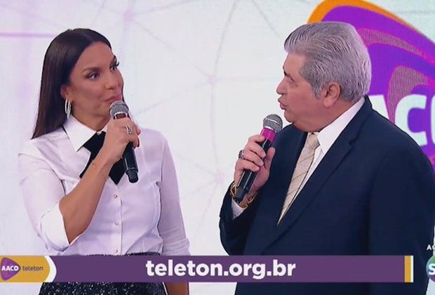 Datena ironiza atraso no Teleton e Ivete rebate