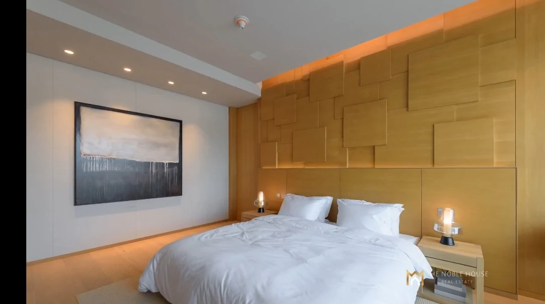 27 Interior Design Photos vs. Dorchester Collection 3 Beds Simplex Luxury Condo
