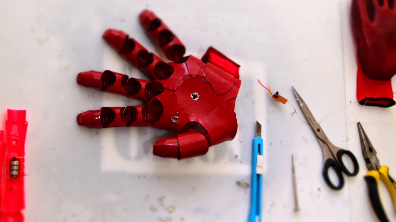 Dali Lomo Iron Man Hand Diy With Cereal Box Pdf Template
