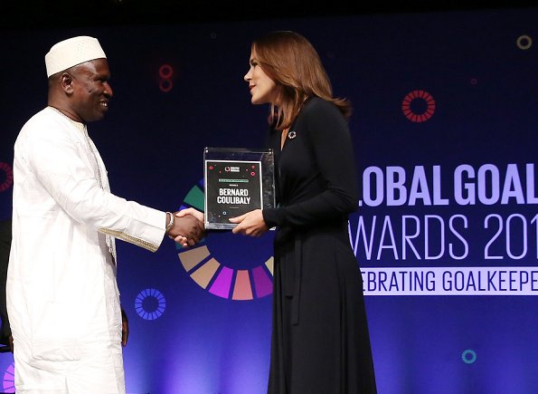 Crown Princess Mary wore Issa navy royal blue silk jersey dress and Gianvito Rossi Python pumps. dark Blue suit