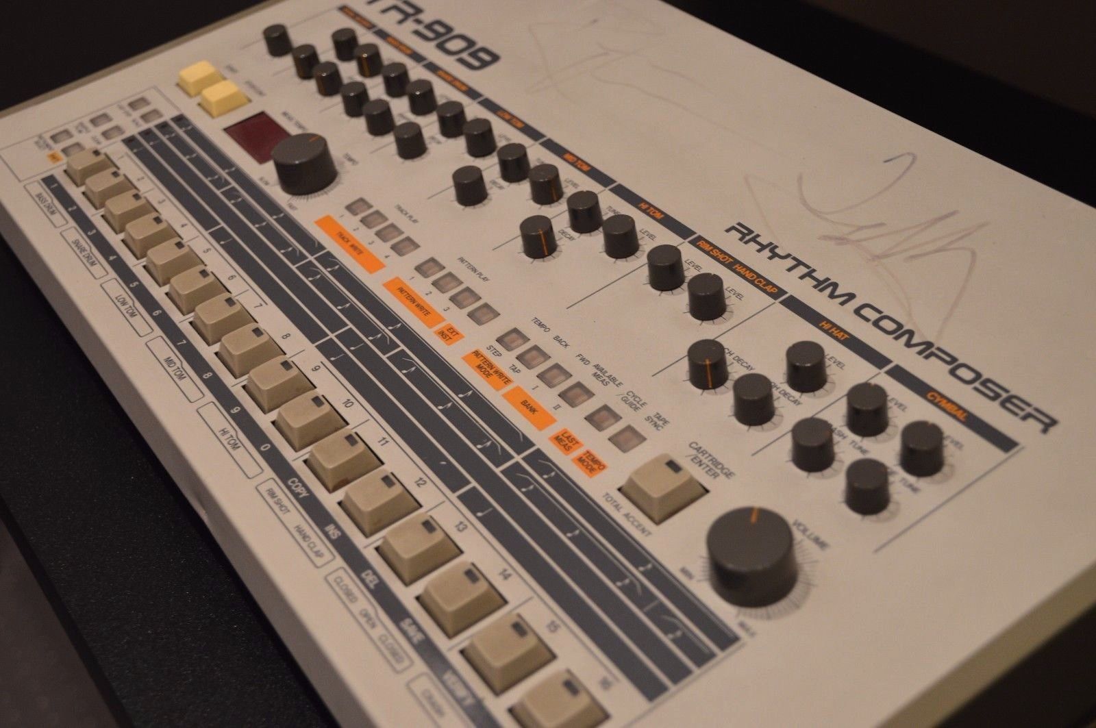 MATRIXSYNTH Roland TR909 Drum Machine Used by Richie Hawtin and Jeff