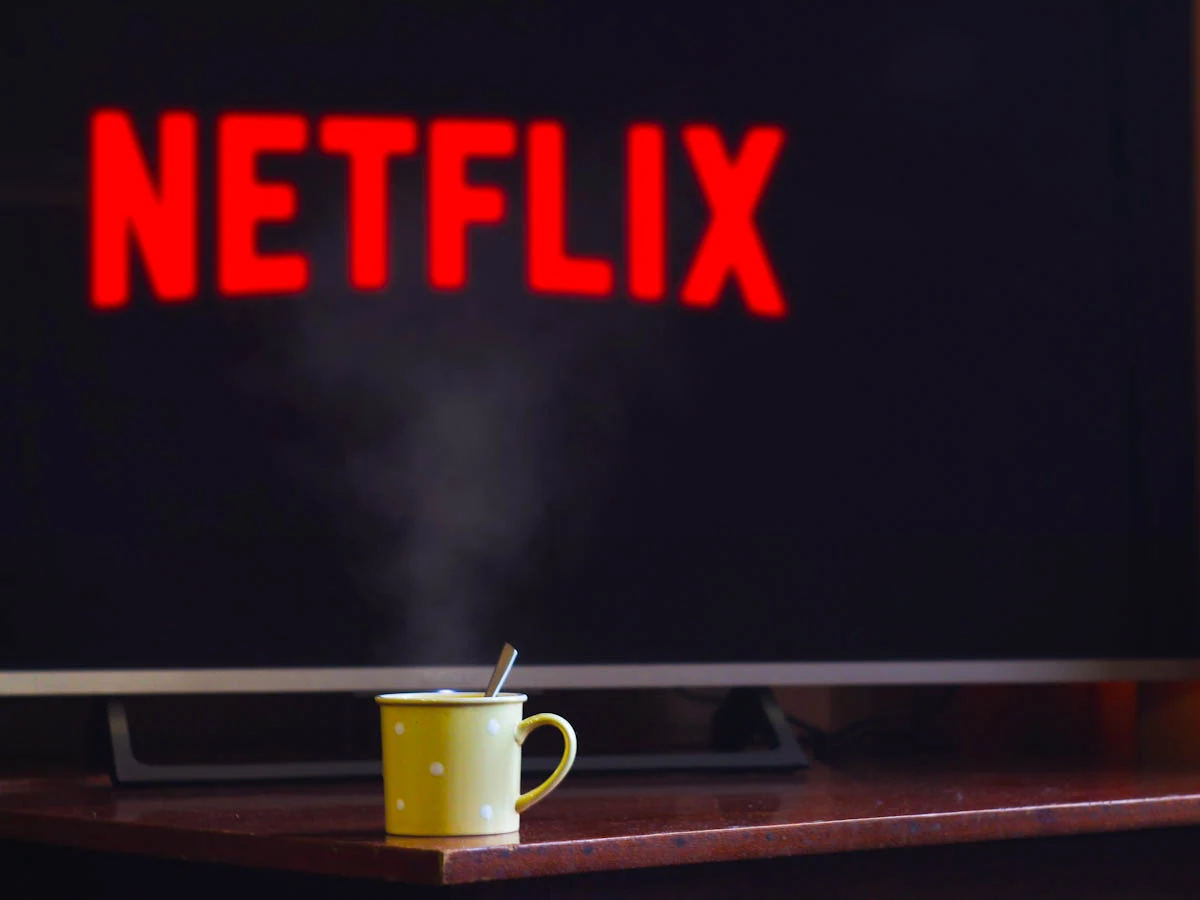 Netflix divulga lista de séries e filmes mais assistidos em 2020, no Brasil