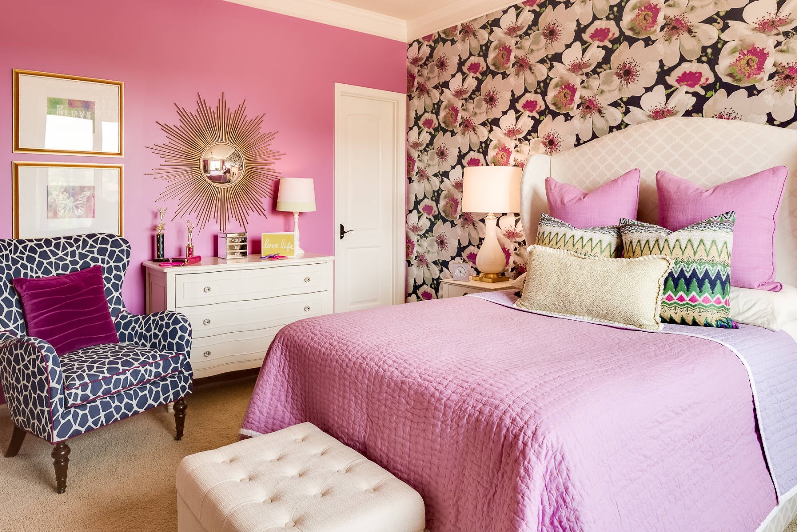 60 Desain Interior Kamar Tidur Warna Pink Untuk Perempuan Bhadrasana