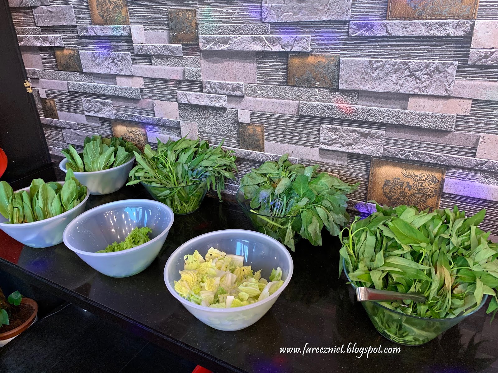 Lepak Makan Santai Bersama Kawankawan Di D'Kayangan Steamboat BBQ