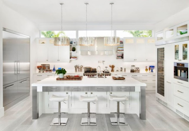 kitchen backsplash with white cabinets pictures