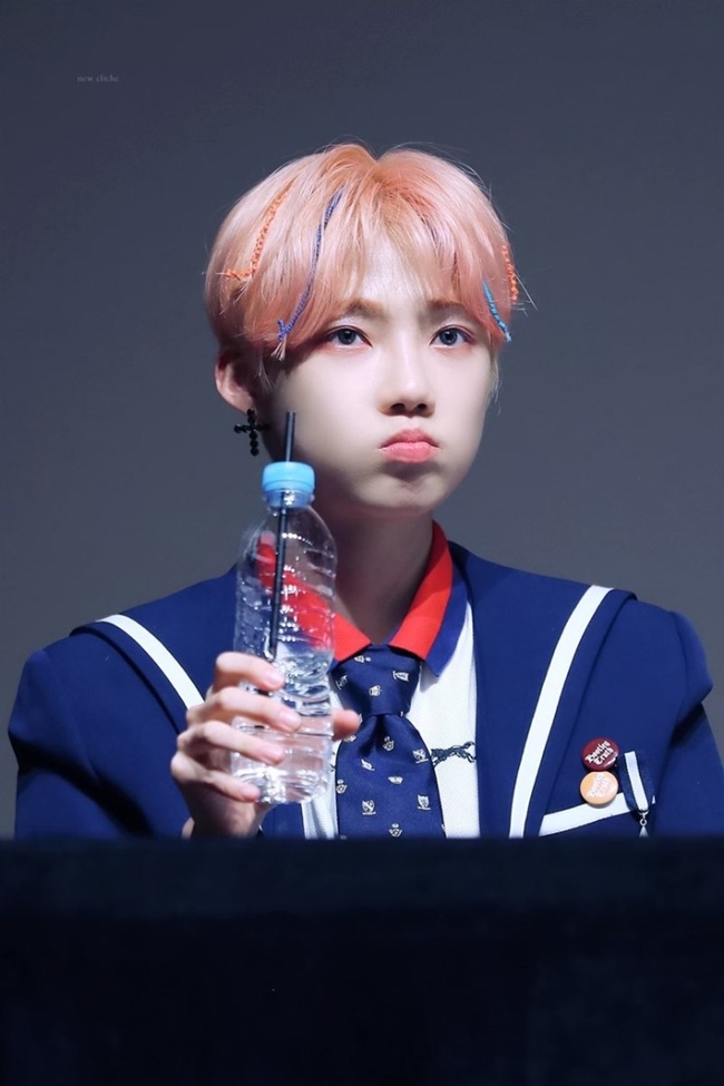 팬싸하고 온 거 티내는 더보이즈 멤버.jpg | 인스티즈