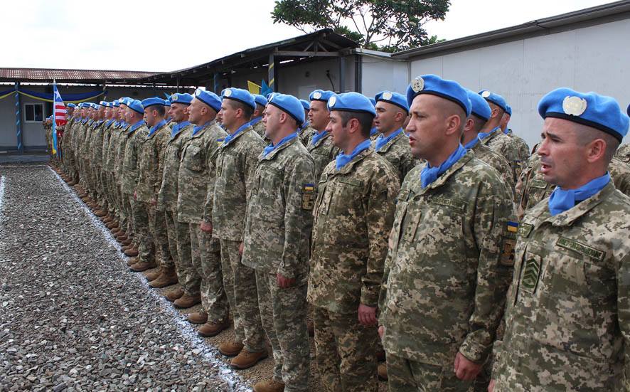 экипировка миротворец. праздник миротворческих сил. миротворцы нагорном карабахе 2020 российские миротворцы. бойцы оон. бтр миротворческих сил оон.