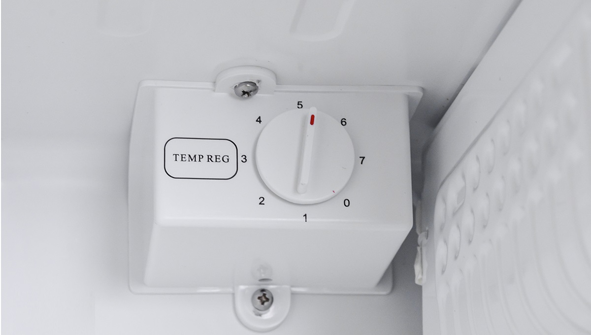 Tủ lạnh mini Casper RO-45PB có thể điều chỉnh nhiệt độ linh hoạt