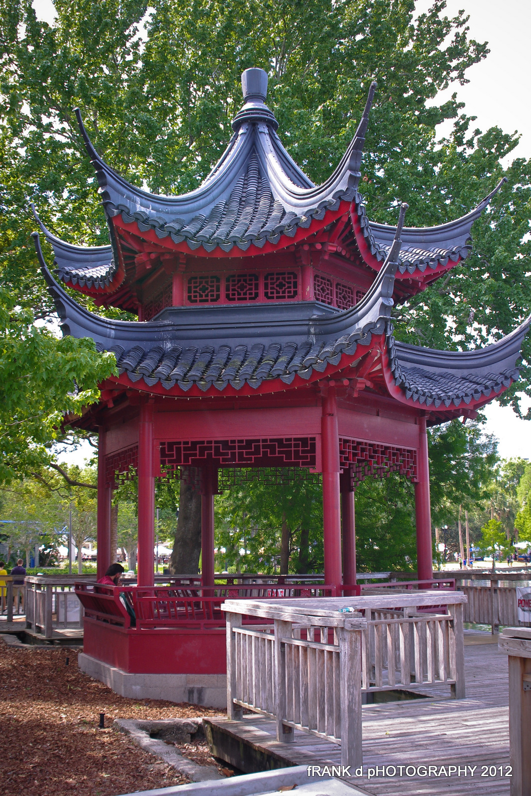 FLASH OF LIGHT Lake Eola