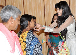 Sherlyn Chopra celebrates her birthday with Sex workers at Kamathipura