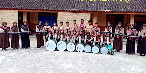 MARCHING BAND SMP PGRI 15 SALAWU 