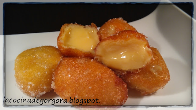 Buñuelos Rellenos De Crema 
