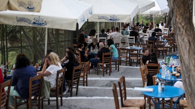  Επιστρέφει από το Σάββατο η μουσική στην εστίαση και διευρύνεται το ωράριο κυκλοφορίας – Τι θα εισηγηθούν οι επιστήμονες