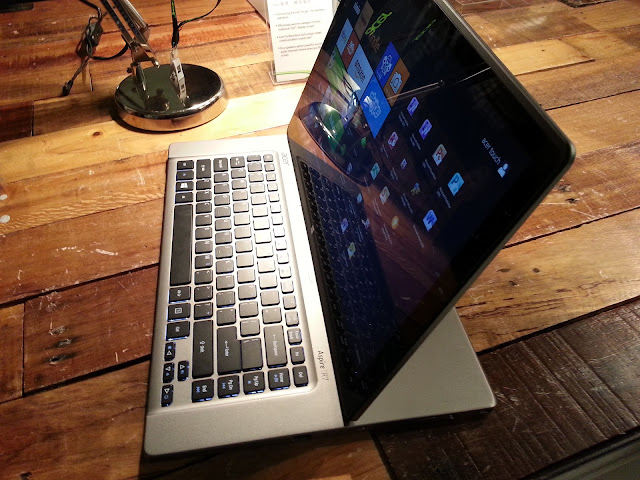 Acer Notebook R7