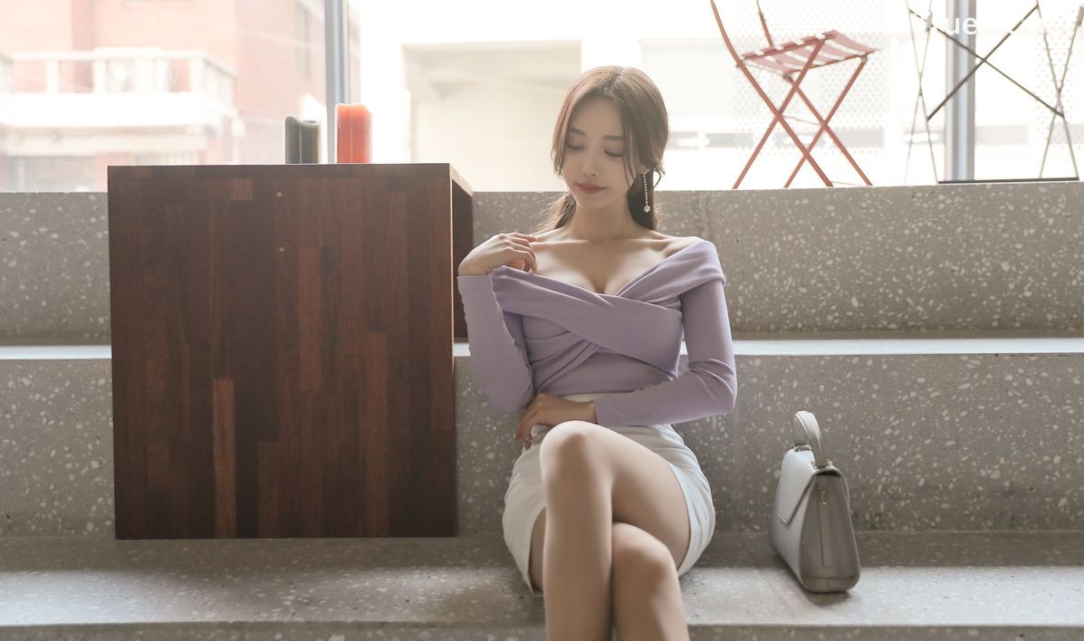 Image-Hot-Korean-Fashion-Model-Son-Yoon-Joo-She-So-Lovely-With-Miniskirt-TruePic.net- Picture-52
