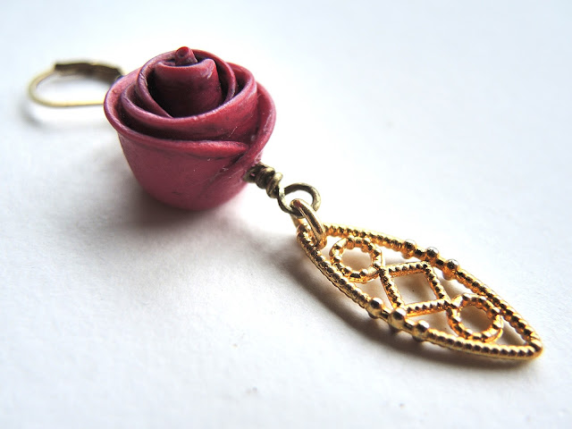 DIY oorbellen/earrings: rozenknopje