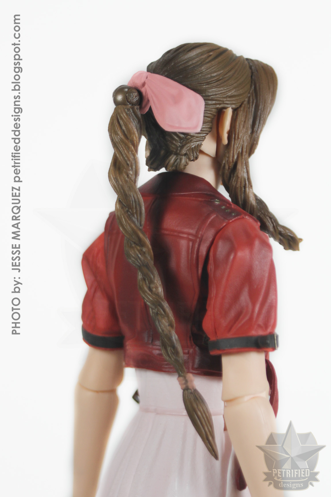 Randomly Random [Toy Review] AERITH GAINSBOROUGH Final Fantasy VII