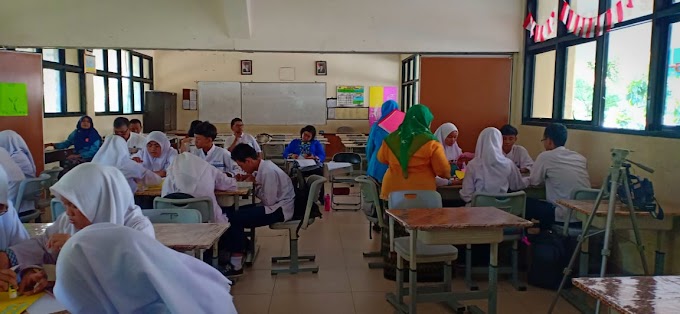 "Lesson study sebuah alternatif perbaikan pembelajaran" (Guru Model SMPN 231 Jakarta)