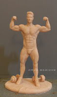 Statuina ragazzo palestra sculture modellino realizzata a mano da colorare statuette su commissione orme magiche