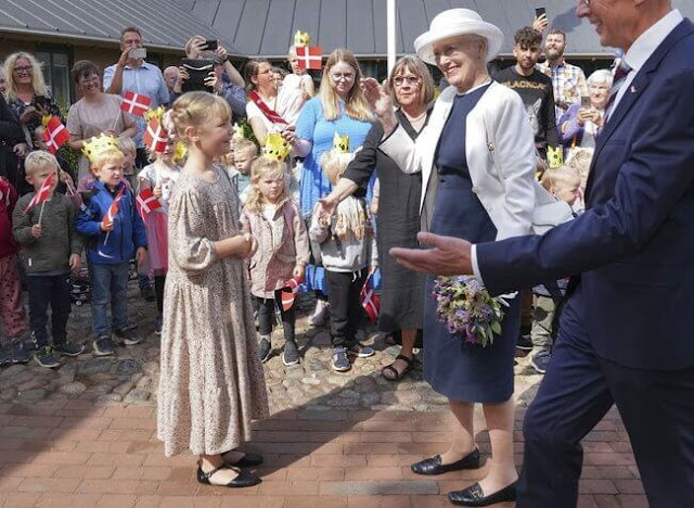 Queen visited Askov Folk High School and Skibelund Krat in Vejen Municipality in Southern Jutland