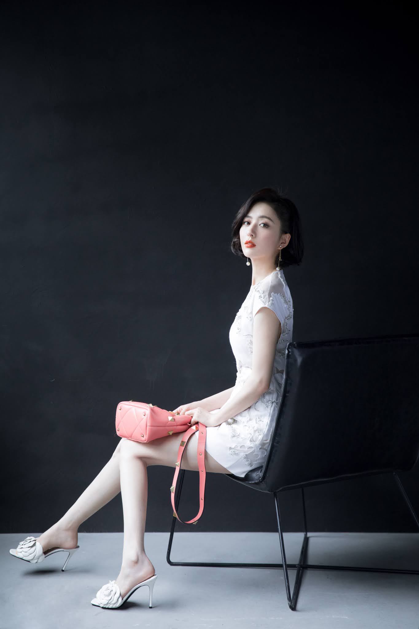 Tong Liya poses for photo shoot llifestyle and fashion city