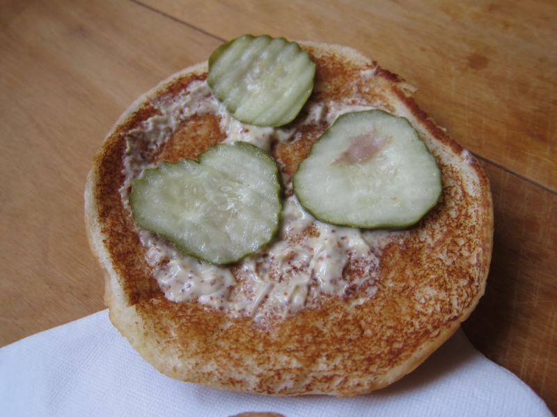 Review Arby's King's Hawaiian Roast Beef and Swiss Sandwich