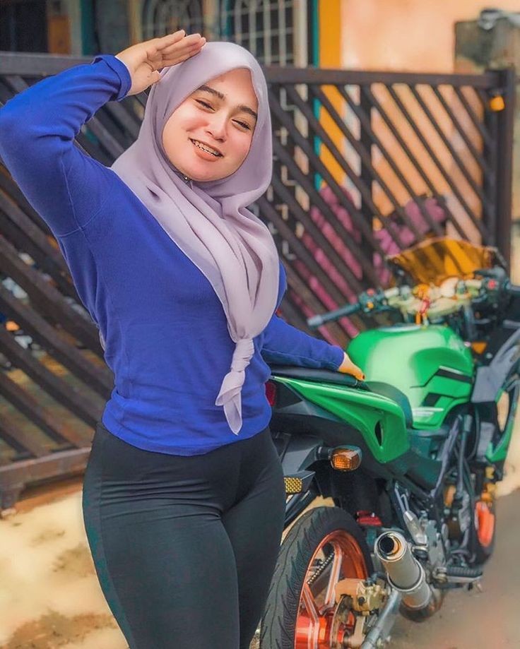 Kumpulan Foto Jilbab ketat, nyeplak, dan tembem Indonesia dan Malaysia
