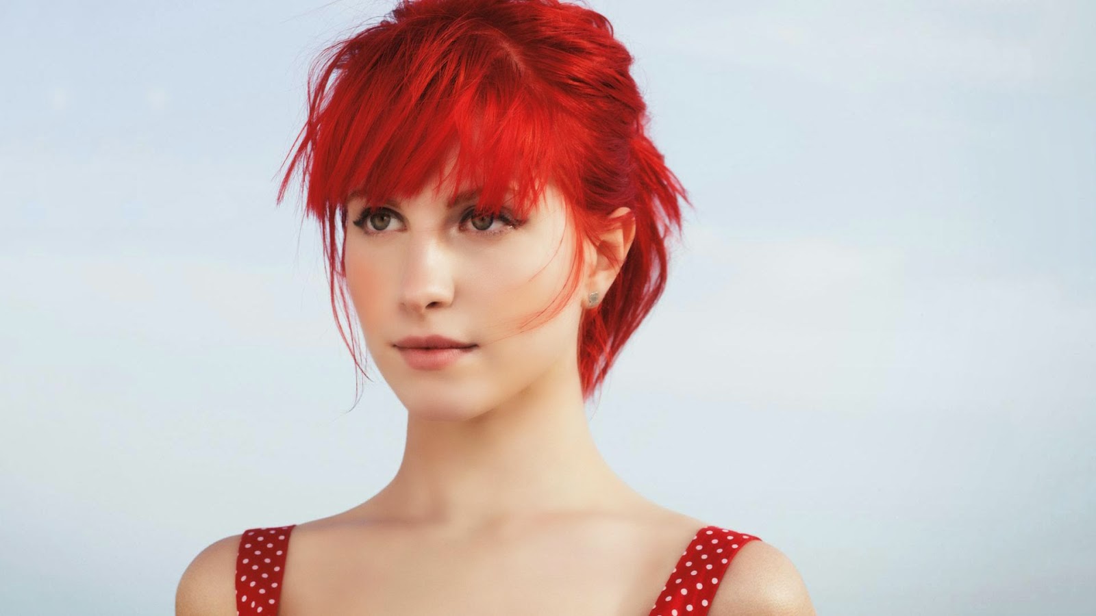 Hayley Williams BH, image size:1600x900