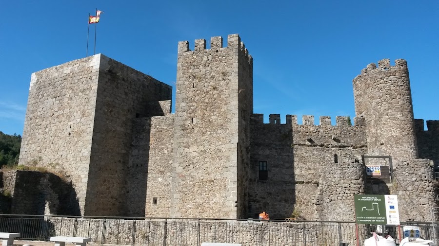 Castillo medieval de San Vicente, situado en la zona más alta del pueblo y en plena restauración.