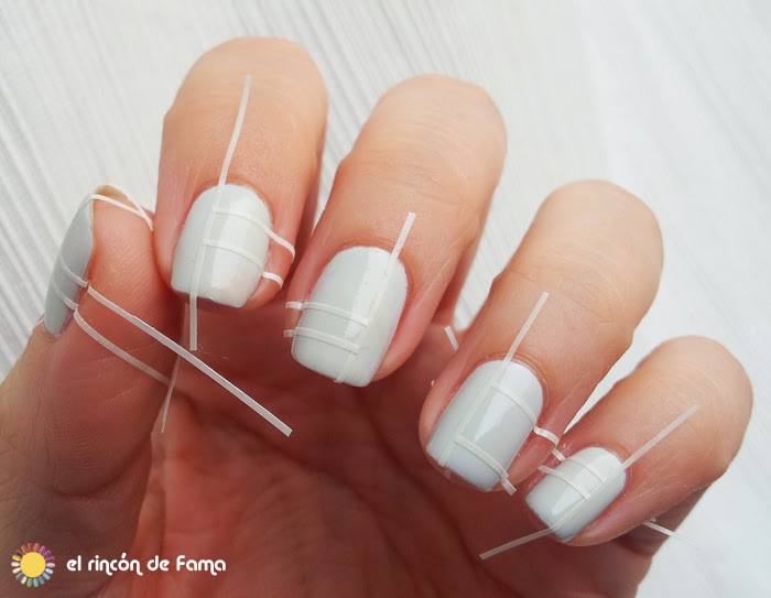 STRIPING TAPE NAIL ART