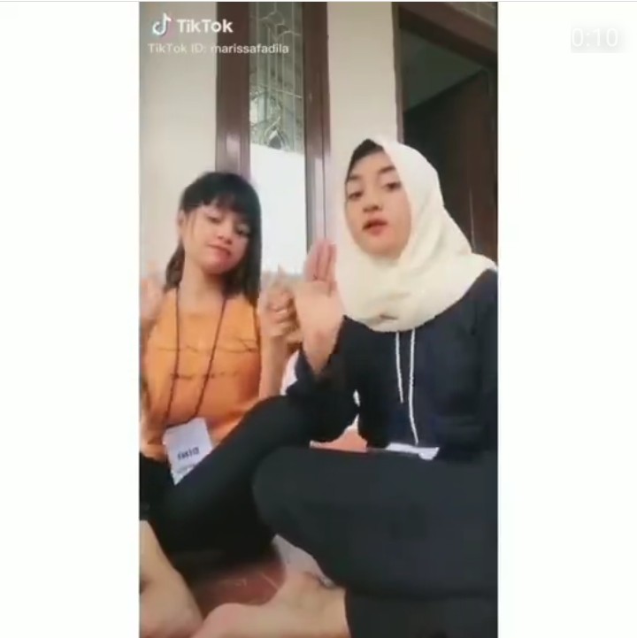12 Potret DINI Peserta LIDA Berasal SUMUT Yang Berusia 15 Tahun Suara jpg (720x721)