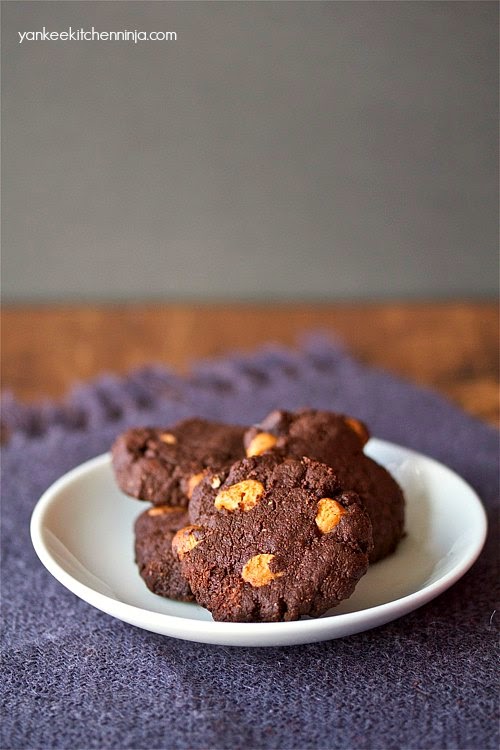 Glutenfree chocolate peanut butter chip cookies Yankee Kitchen Ninja
