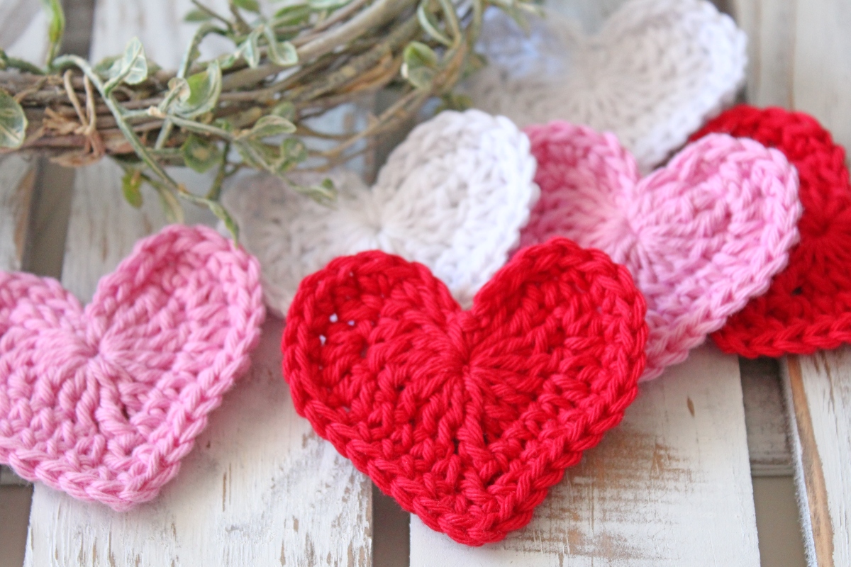 15 Crochet Heart Patterns to make this Valentine's Day