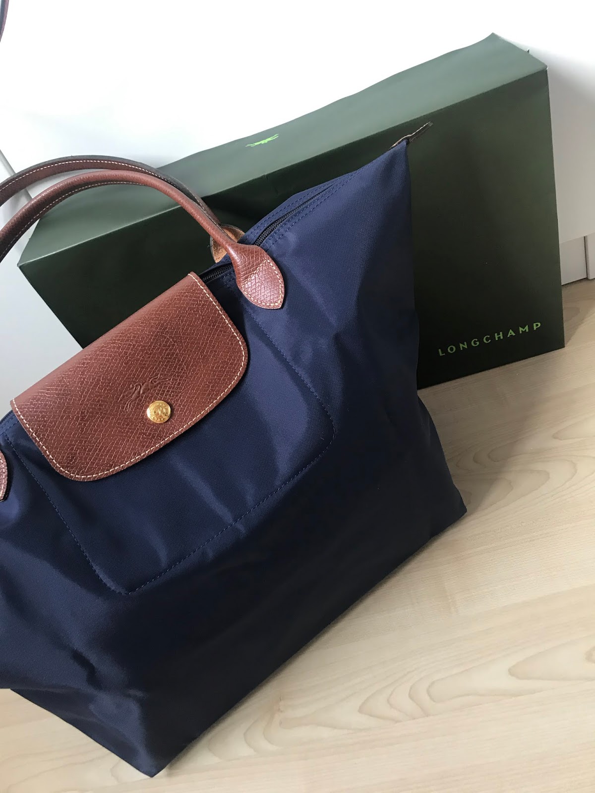 inside of longchamp bag