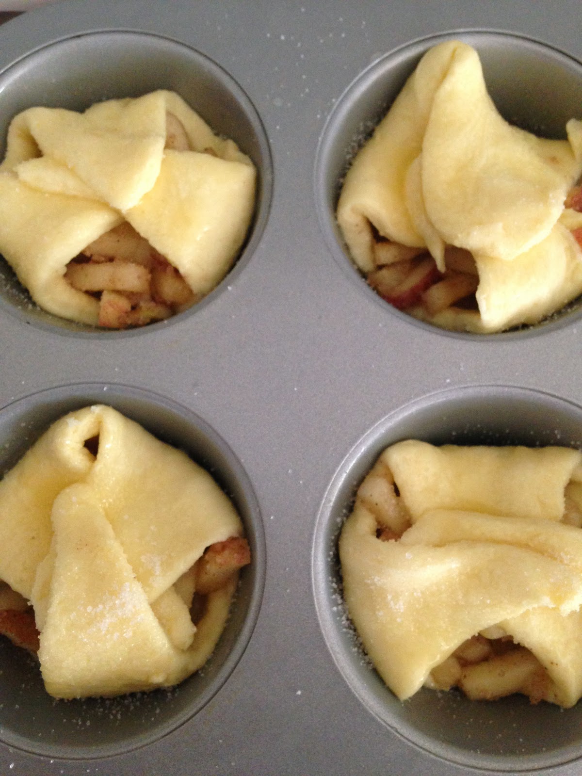 The Joy of Cooking with Love: Apple Cinnamon Crescent Roll Bites