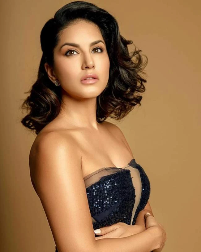 sunny leone bold pictures